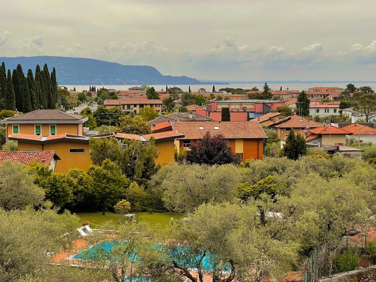 Albergo Vittoria Toscolano Maderno 3*,  Italy